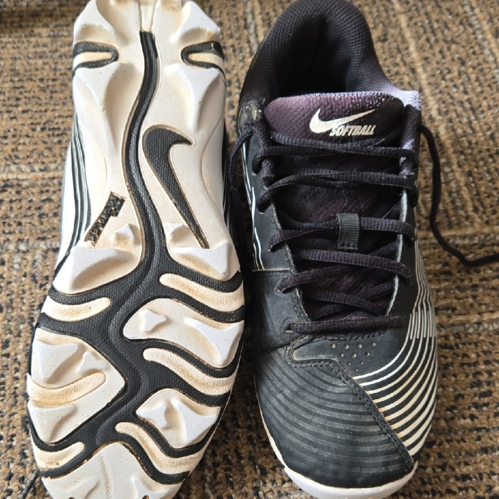 Nike Black and White Athletic Shoes